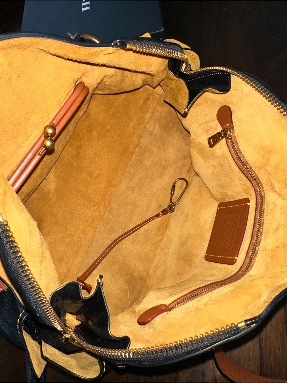Coach Large Black 1941 Outlaw Satchel with gold tone hardware - Picture 9 of 16